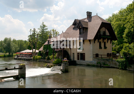 Restaurant Le Moulin de Fourges Flusses Epte, in der Nähe von Giverny in Frankreich. Stockfoto