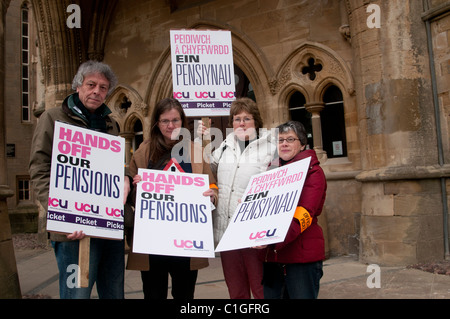 Aberystwyth Universitätsdozenten streiken 18. März 2011 aus Protest gegen geplante Kürzungen bei ihrer Rentenansprüche, UK Stockfoto
