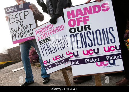 Aberystwyth Universitätsdozenten streiken 18. März 2011 aus Protest gegen geplante Kürzungen bei ihrer Rentenansprüche, UK Stockfoto