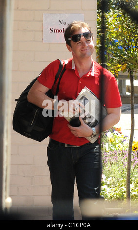 Declan Donnelly aka Ameise und Dez kommt in den TV-Studios für die Britain Got Talent Finale London, England - 30.05.09 Stockfoto