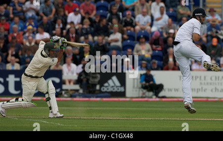 Ricky Ponting zu zucken in den England V Australien Asche Testreihen in Cardiff, Wales. Stockfoto