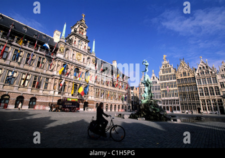 Belgien, Flandern, Antwerpen (Antwerpen), das Rathaus und die Bradofontein am Grote Markt (Grote Markt) Stockfoto
