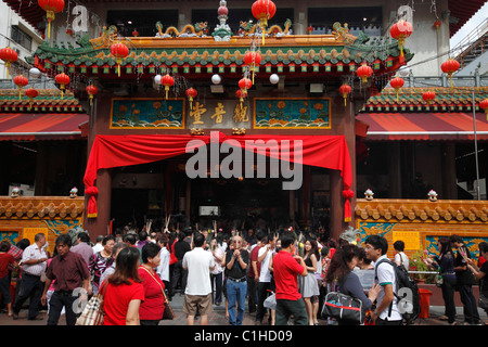 Anhänger in Kwan Im Tempel in Singapur Stockfoto