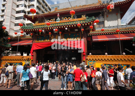 Anhänger in Kwan Im Tempel in Singapur Stockfoto