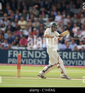 Simon Katich wird von Stuart Broad in der England V Australien Asche-Testreihen bei Herrn, London, England erwischt. Stockfoto