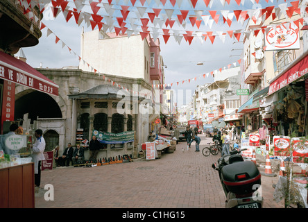 Stadtteil Fatih, Istanbul in der Türkei im Nahen Osten Asien. Straße Stadt Leben Lifestyle Städte türkische Gemeinschaft Szene Wanderlust Travel Stockfoto