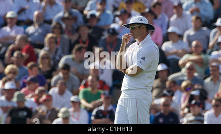 Andrew Strauss während der England V Australien Asche vierten Testspiel in Leeds, England. Stockfoto