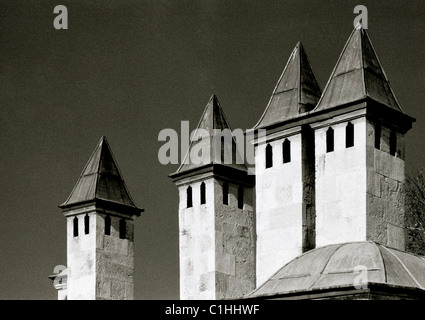 Islamischen Minarette an die Nuruosmaniye Moschee in Istanbul in der Türkei im Nahen Osten Asien. Architekturgebäude Islam Islam religiöse Reisen Stockfoto