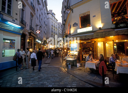 Französisch, Menschen, Touristen, Restaurants, Nachtleben, Restaurant La Lune Rousse, Saint-Michel Viertel Quartier Latin, Paris, Ile de France, Frankreich, Europa Stockfoto