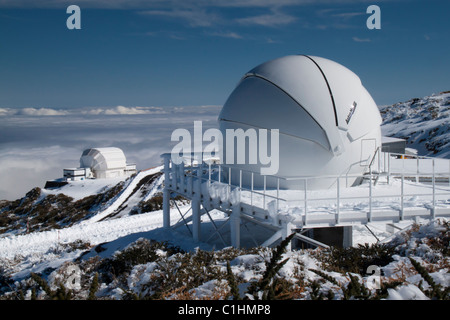 Die neu gebaute SAFT und Liverpool Teleskop sind sichtbar auf dem Roque de Los Muchachos Observatorium (La Palma, Spanien). Stockfoto