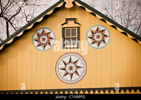 Traditionellen Amish Scheune mit Hex-Zeichen Maskottchen, PA Stockfoto