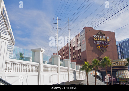 In Las Vegas, mit Blick auf Bill's Gamblin ' Hall & Saloon aus einer Fußgängerbrücke Stockfoto