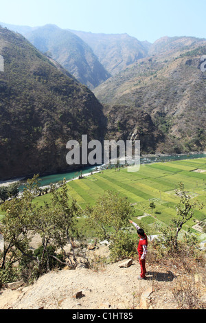 Nepali Boy im nepalesischen Himalaya Stockfoto