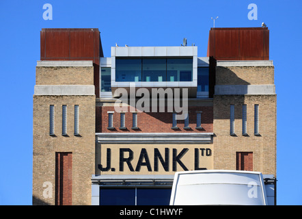 Die Ostsee Galerie für zeitgenössische Kunst Gateshead aus dem Osten gesehen, NE England. Stockfoto