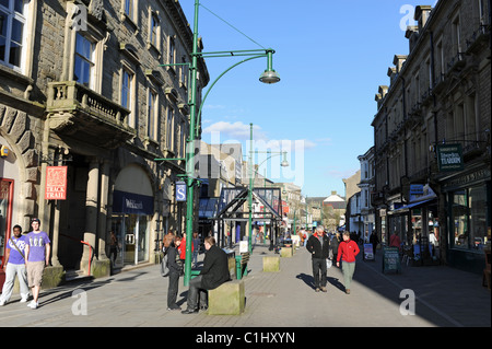 Fußgängerzone Einkaufsstraße im Vereinigten Stadt von Buxton Derbyshire Peak District Stockfoto