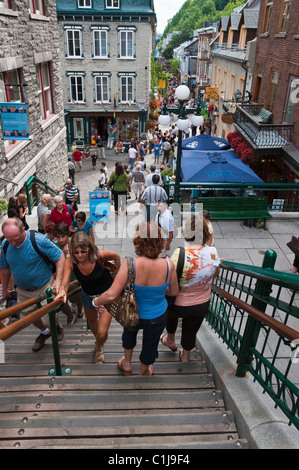 Quebec City, Quebec, Kanada. Rue du Petit Champlain (kleine Champlain-Straße), Altstadt. Stockfoto