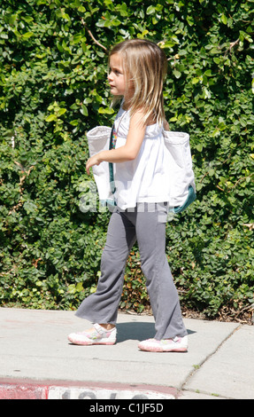 Coco Arquette Heimweg von der Schule Los Angeles, Kalifornien - 04.06.09 Stockfoto