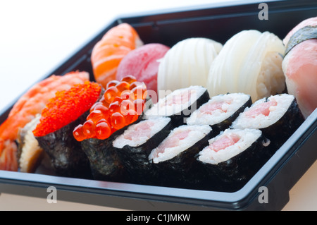 Japanische Küche - Sushi Set: Conger, Lachs und Thunfisch-Sushi Stockfoto