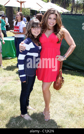 Danielle Fishel und Gast Elizabeth Glaser Pediatric AIDS Foundation 20. jährliche "A Time For Heroes" Celebrity Karneval statt am Stockfoto