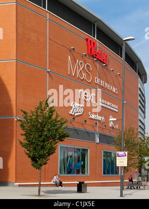 Einkaufszentrum Westfield Derby mit Zeichen Werbung Geschäfte innerhalb der komplexen Derbyshire England UK Stockfoto