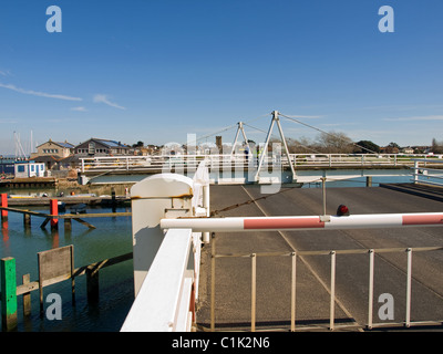 Offenen Drehbrücke am Yarmouth Isle Of Wight England UK Stockfoto