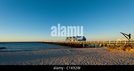 Busselton Jetty ist der längste Holz gestapelt Anlegestelle in der südlichen Hemisphäre sich in Western Australia befindet. Stockfoto