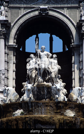 Marianne Statue, Belle Epoque Sculptures & Fountain im Palais Longchamp (1860) von Henri Esperandieu, Marseille oder Marseille, Frankreich Stockfoto