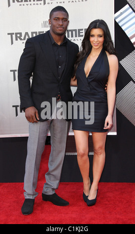 Reggie Bush und Kim Kardashian 2009 Los Angeles Film Festival - Premiere von "Transformers: Revenge of the Fallen" am Mann Stockfoto