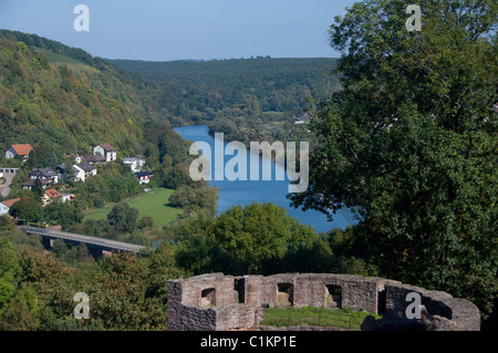 Deutschland, Wertheim. Sehen Sie in der Nähe von Zusammenfluss von Tauber & Mains vom Hügel Burgruine Hohenburg. Stockfoto