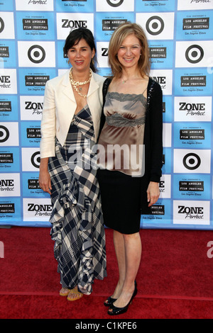 Rebecca Yeldham; Dawn Hudson 2009 Los Angeles Filmfestival - "Public Enemies" Premiere statt im Mann Village Theater - Ankünfte Stockfoto