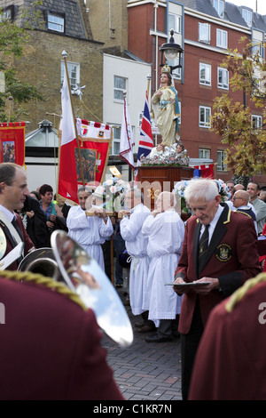 Maltesische religiöse Treffen in Horseferry Road in Westminster, London. Stockfoto