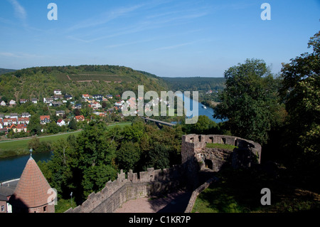 Deutschland, Wertheim. Sehen Sie in der Nähe von Zusammenfluss von Tauber & Mains vom Hügel Burgruine Hohenburg. Stockfoto