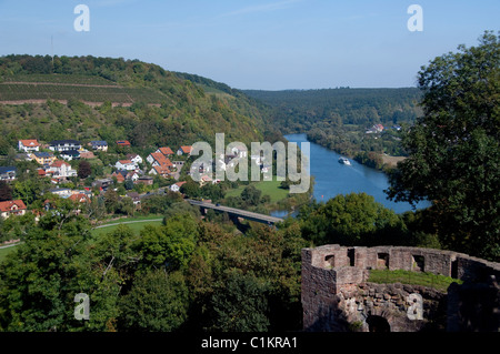 Deutschland, Wertheim. Sehen Sie in der Nähe von Zusammenfluss von Tauber & Mains vom Hügel Burgruine Hohenburg. Stockfoto