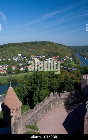 Deutschland, Wertheim. Sehen Sie in der Nähe von Zusammenfluss von Tauber & Mains vom Hügel Burgruine Hohenburg. Stockfoto