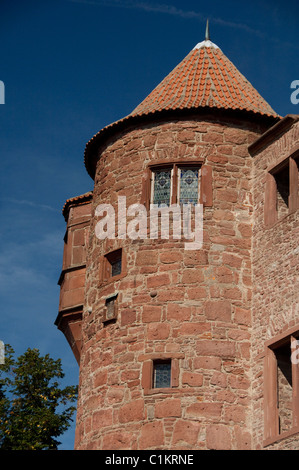 Deutschland, Franken, Wertheim. Lokale "Redstone" Ruinen der Hohenburg Burgturm 12. Jahrhundert. Stockfoto