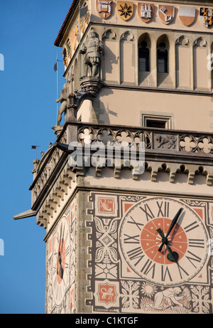 Deutschland, Bayern, Passau. 14. Jahrhundert gotische alte Rathaus Uhrturm. Stockfoto