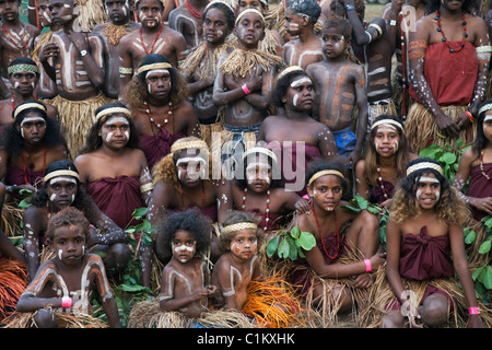 Lockhart River Gemeinschaft Tanzgruppe beim Laura Aboriginal Dance Festival. Laura, Queensland, Australien Stockfoto