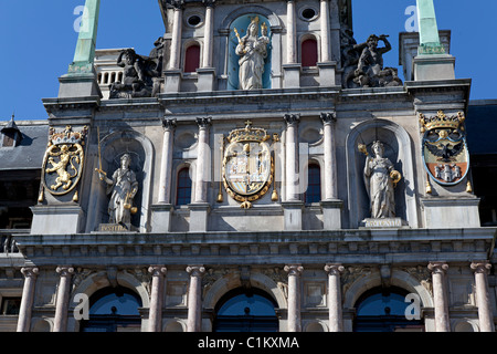 Details des Rathauses auf dem Grote Markt in Antwerpen, Belgien Stockfoto