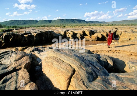 Kenia, Rift Valley, Tsavo East National Park, Galdessa Camp Galdessa Ufer, ein Masai Stockfoto