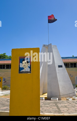 Plaque, Rigoberto Lopez Perez, Sandinista Denkmal für die Helden und Märtyrer von Leon, Leon, Nicaragua Stockfoto