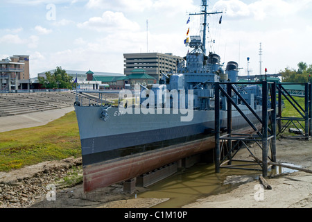 USS Kidd Marine Zerstörer dient als Bestandteil der Louisiana Veterans Memorial auf dem Mississippi in Baton Rouge, Louisiana. Stockfoto