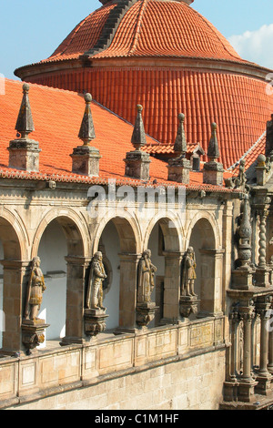 Portugal, Entre Douro e Minho, Amarante am Fluss Tâmega mit eine gewölbte Brücke überqueren, São Gonçalo Kirche (16. Jahrhundert) Stockfoto