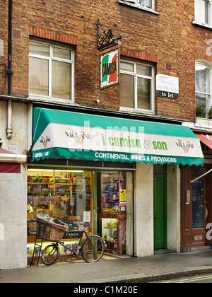 Camisa speichert, Old Compton Street, Soho, London. Traditionelle italienische Feinkost mit Lieferung Fahrrad. Stockfoto