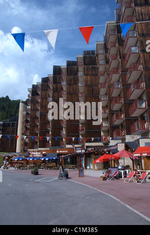 Dorf von Belle-Plagne in La Plagne, französischen Alpen im Sommer Stockfoto