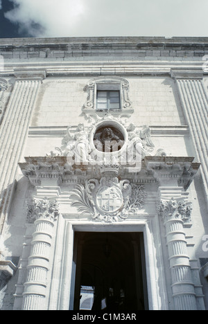 Eingang zum Palazzo de Vilhena Stockfoto