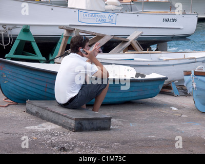 Capri ist eine italienische Insel vor der Sorrentinischen Halbinsel, auf der Südseite des Golfs von Neapel. Stockfoto