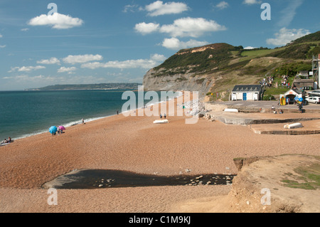 Die Erbse-Kiesstrand an der einladendsten, in der Nähe von Bridport, Dorset, UK. Ansicht West Golden Cap, höchster Punkt auf der Südküste. Stockfoto