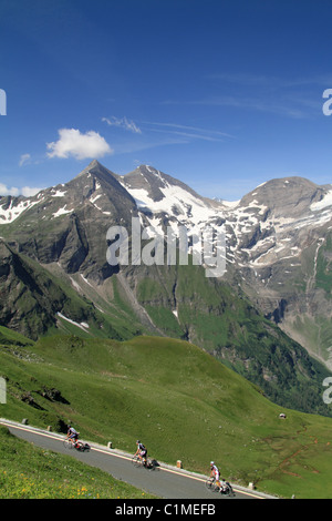 Radfahren auf der Großglockner Hochalpenstraße / Nationalpark Hohe Tauern Stockfoto