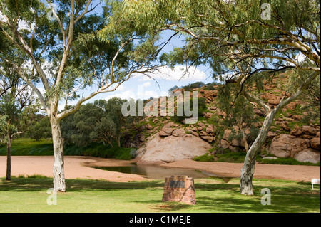 Das Wasserloch nach denen Alice Springs benannt wurde - später festgestellt, dass ein Wasserloch keine Feder Stockfoto