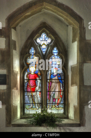 Nachtfenster aus dem Templer. St Mary the Virgin Church, St Briavels, Forest of Dean, Großbritannien. Stockfoto